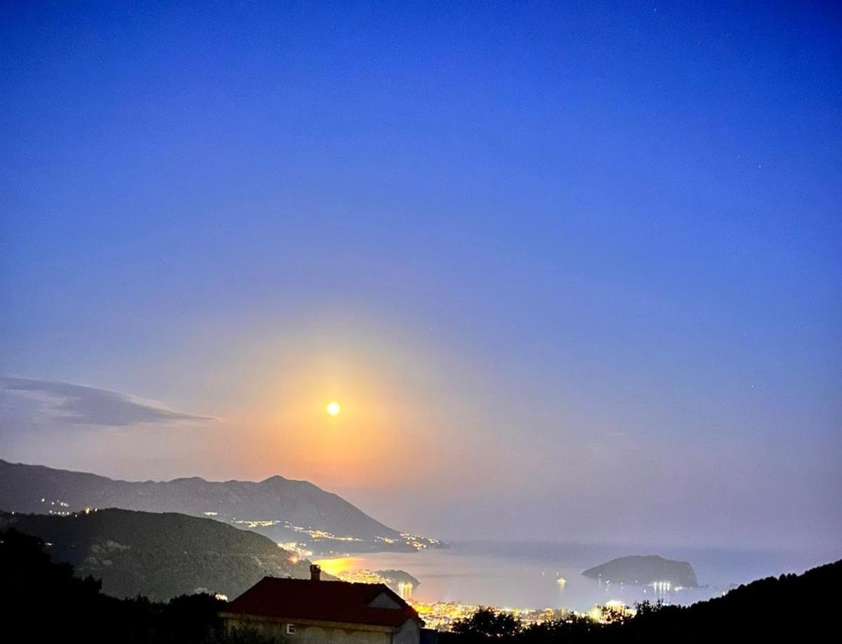 Moonlight Villa
